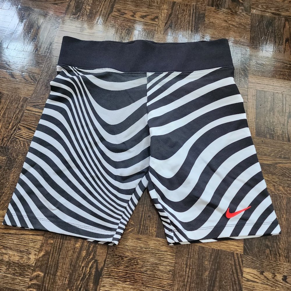 Nike Bike Shorts / workout shorts - size XL